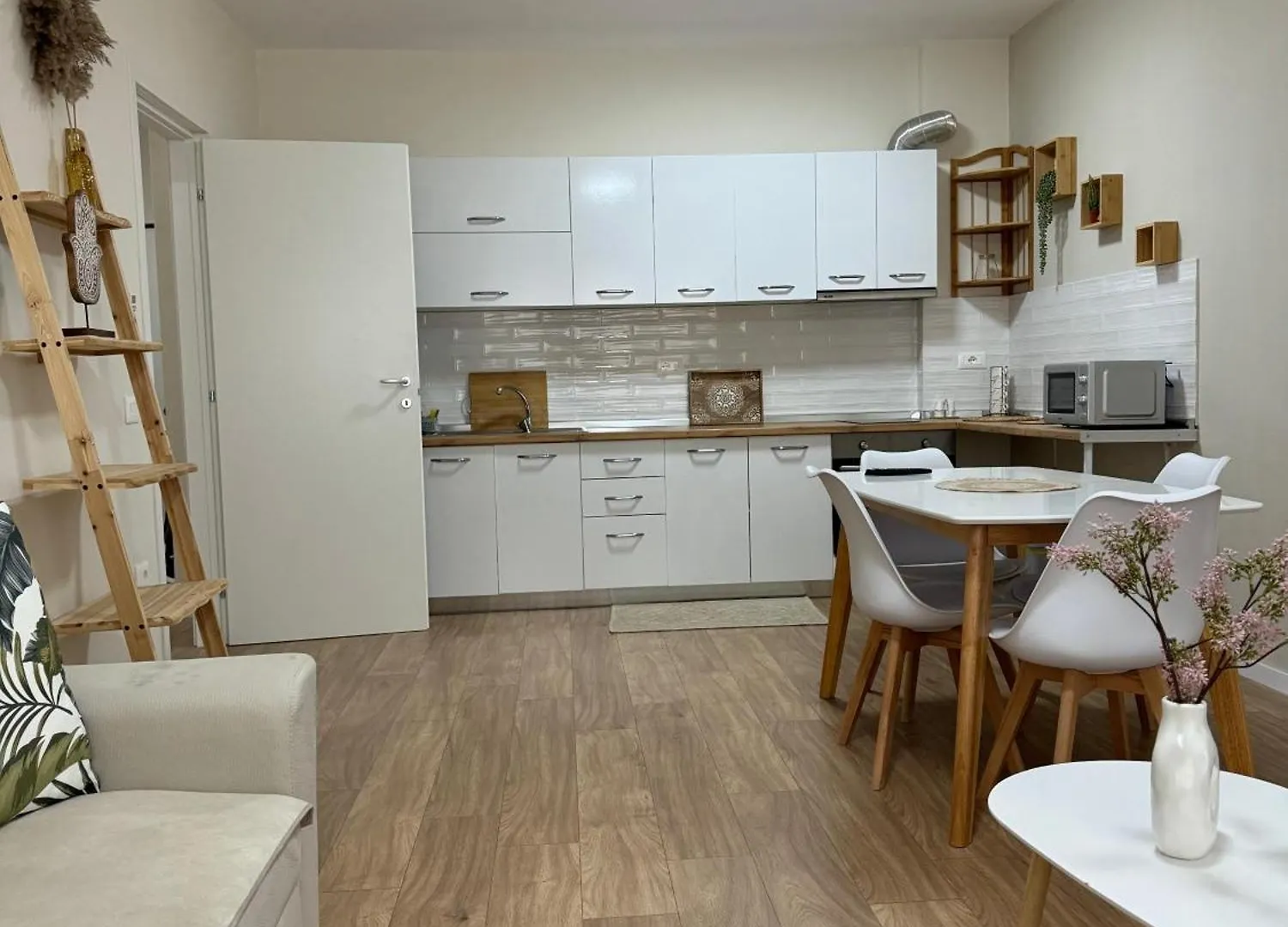 Denny'S Apartment Lincoln Center Tirana 0*,  Albánie
